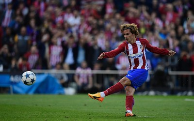 星空电竞快讯-VAR主裁与边裁意见不合